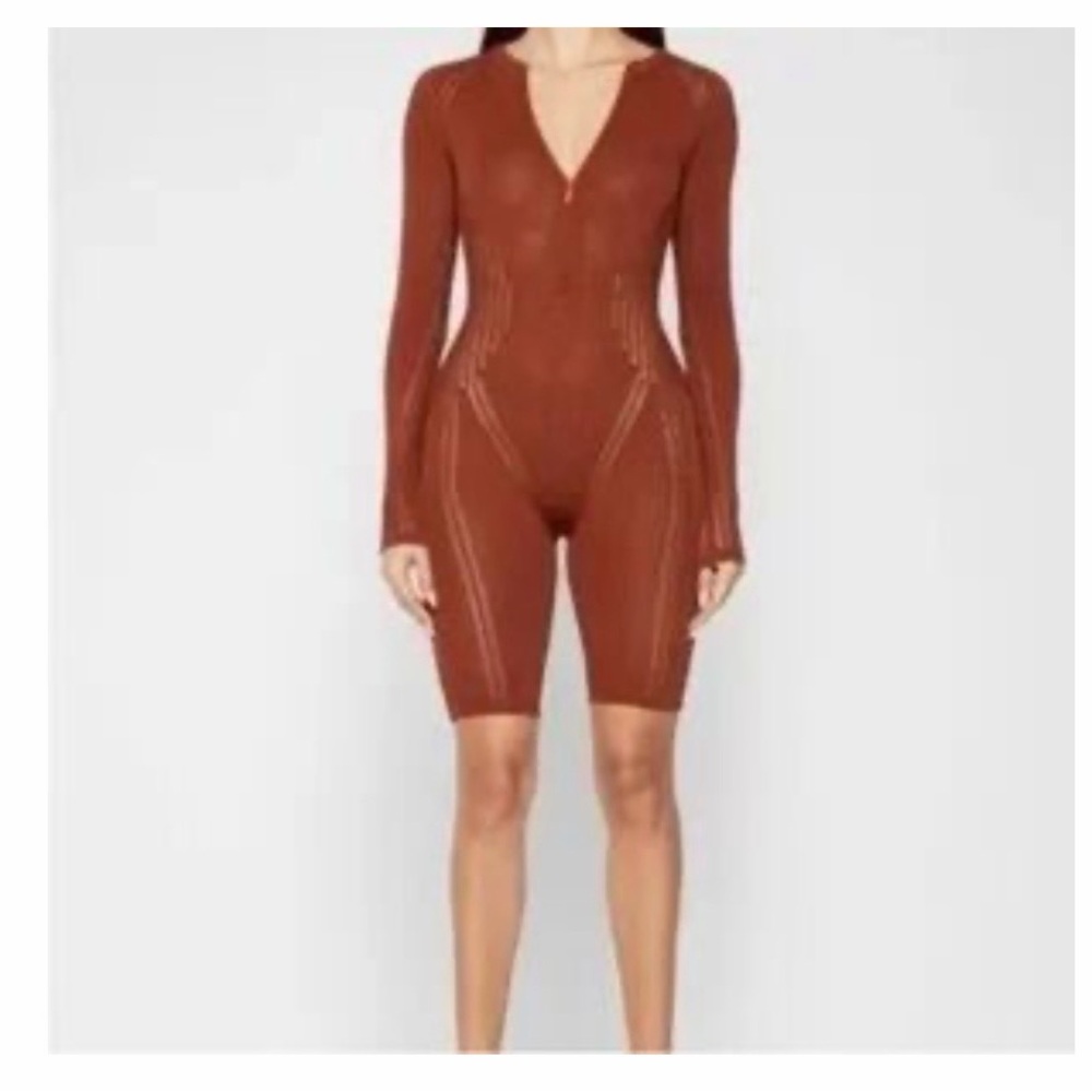 Maniere De Voir knitted contour playsuit rust size small NWT